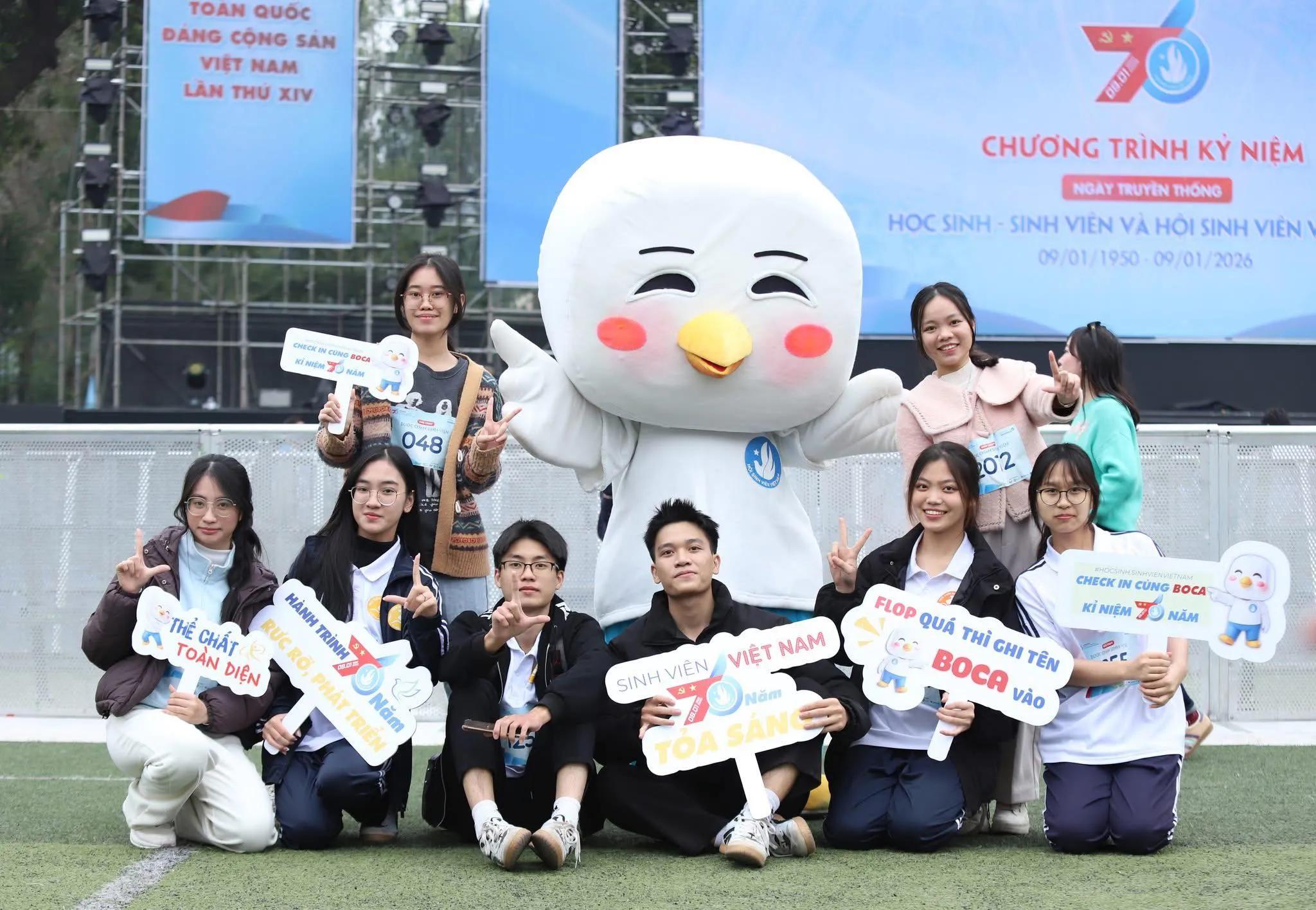 Mascot Chim Boca - ảnh thực tế